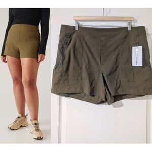 Athleta | Trekkie North Mid Rise Short In Acacia Olive